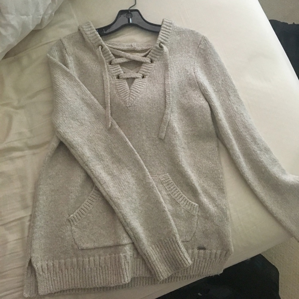 beige hollister half tie up sweater